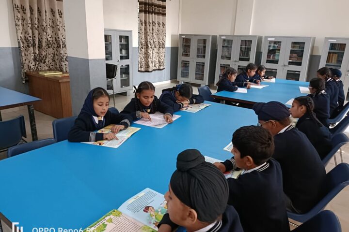 Universal Academy - Gharaunda